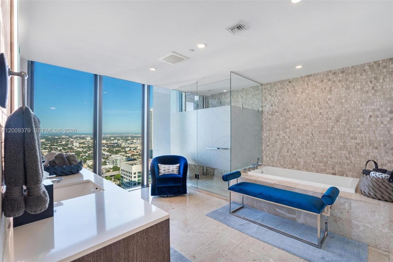 88 SW 7th St , Unit 3801, Miami, FL 33130 Photo