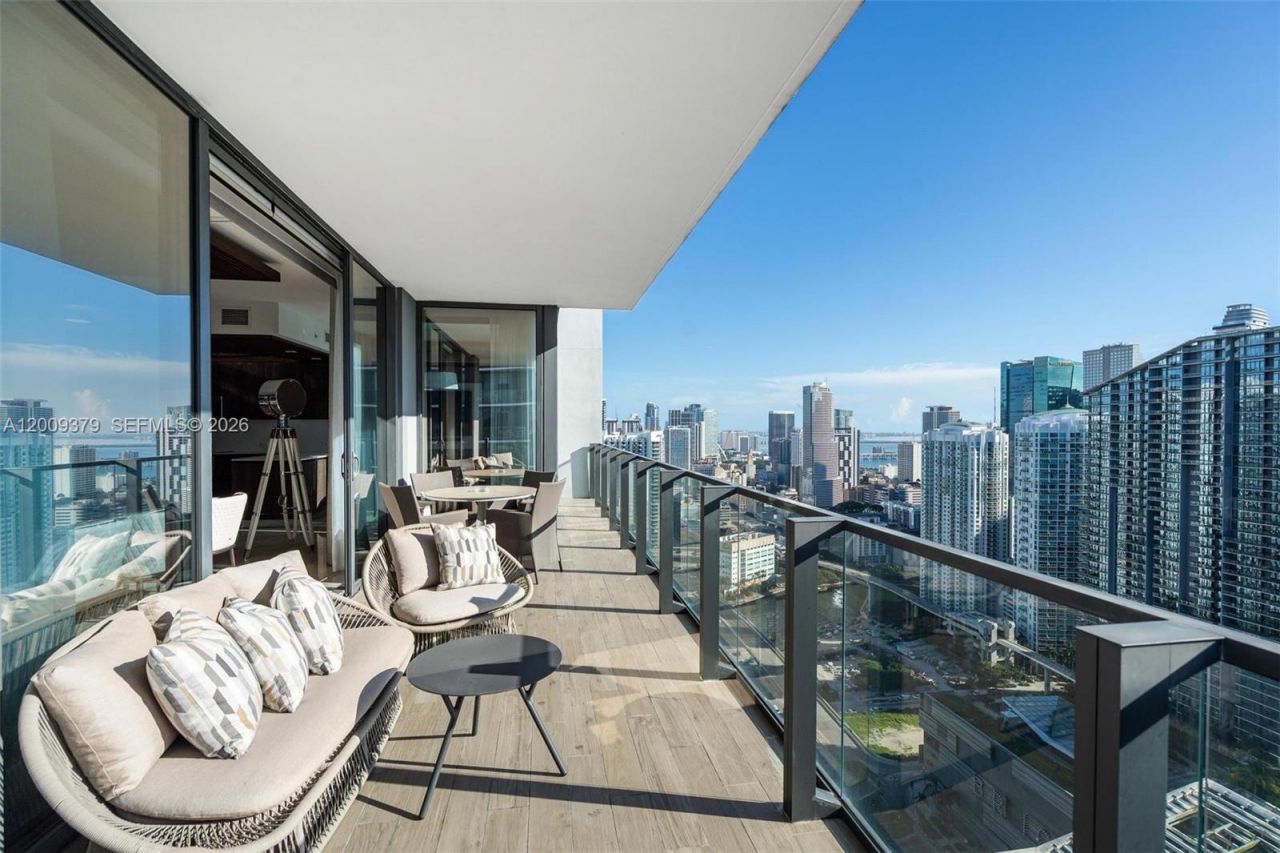 88 SW 7th St , Unit 3801, Miami, FL 33130 Photo