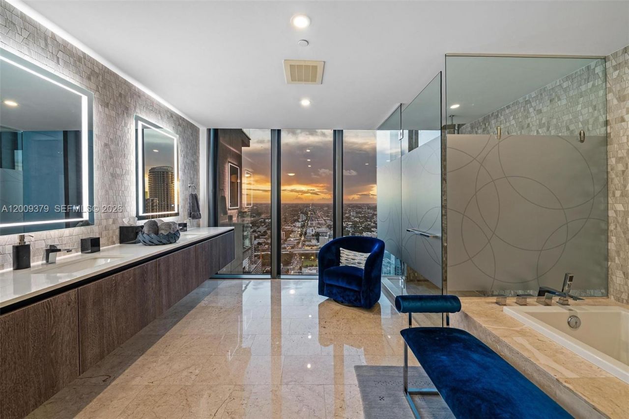 88 SW 7th St , Unit 3801, Miami, FL 33130 Photo