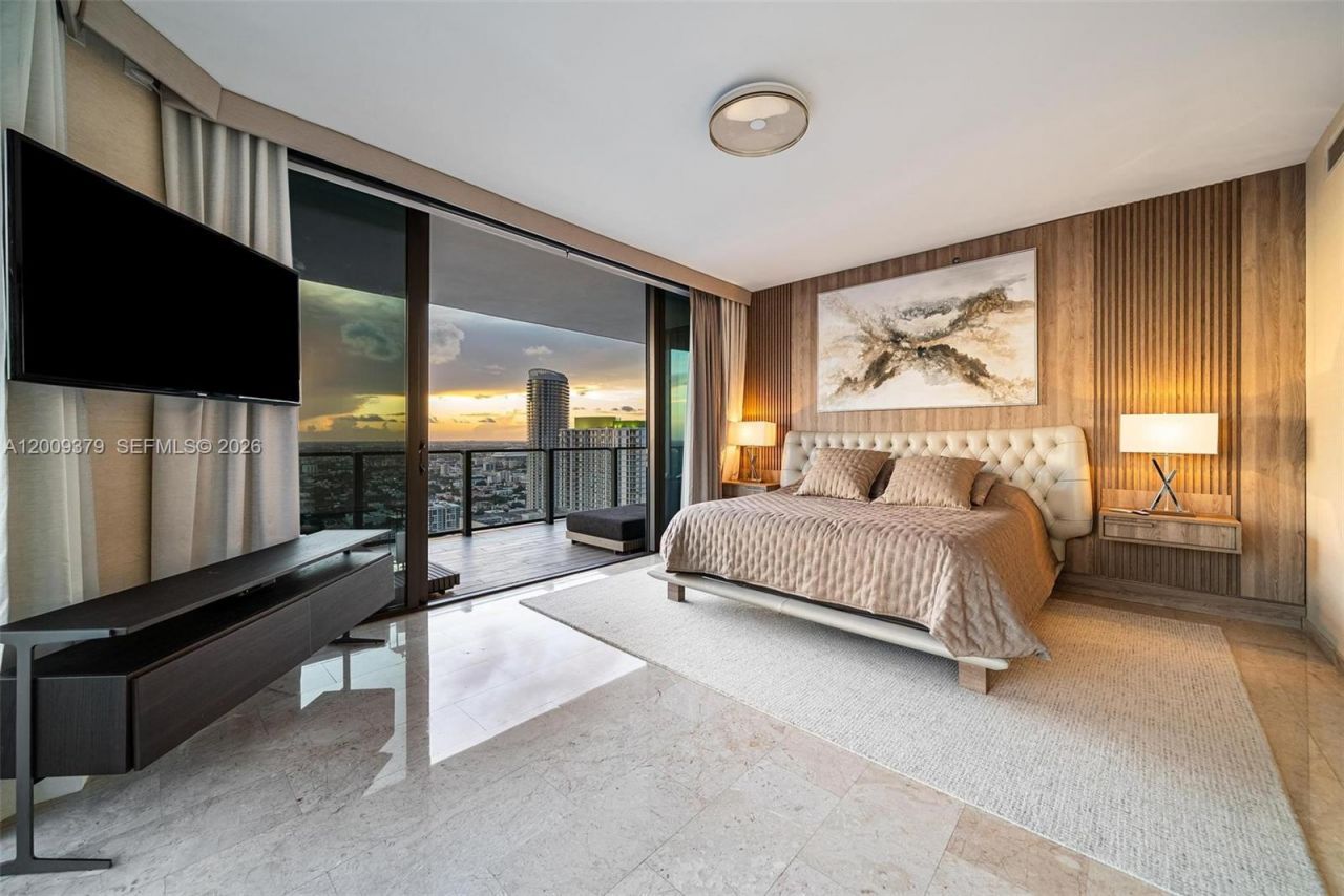 88 SW 7th St , Unit 3801, Miami, FL 33130 Photo