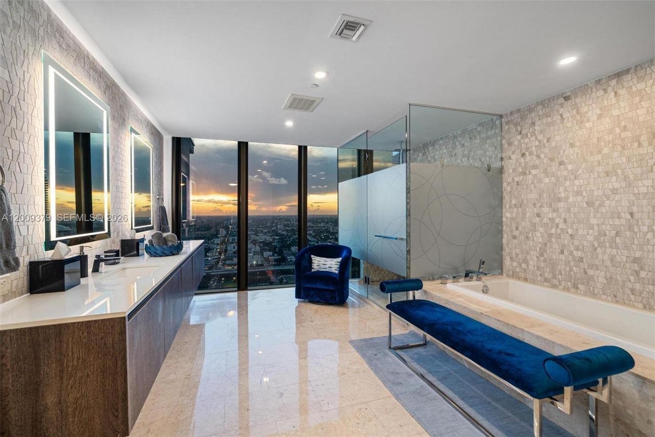 88 SW 7th St , Unit 3801, Miami, FL 33130 Photo