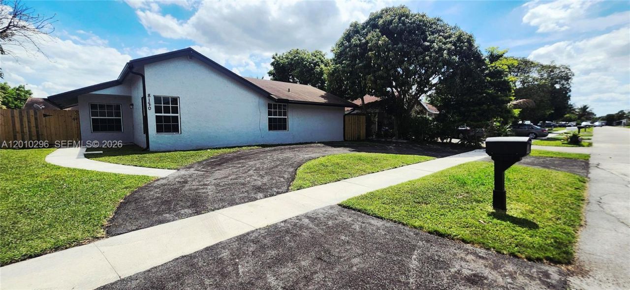 8120 SW 4th Ct, North Lauderdale, FL 33068 Photo