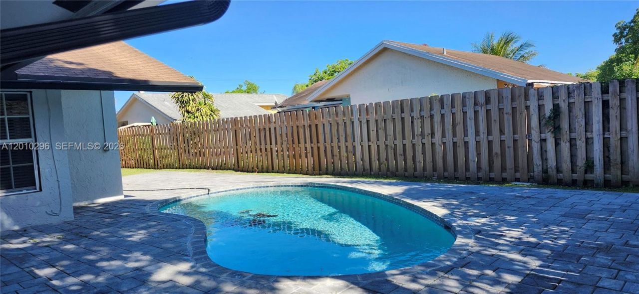 8120 SW 4th Ct, North Lauderdale, FL 33068 Photo