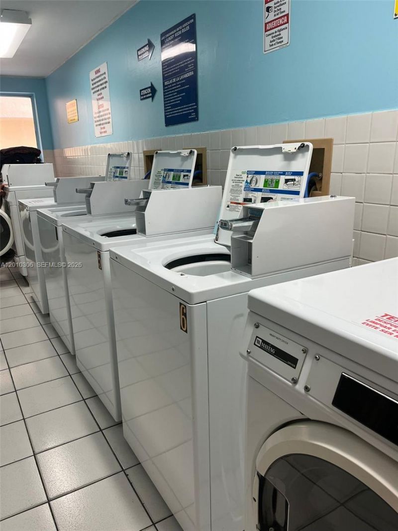 2735 W 52nd St , Unit 502, Hialeah, FL 33016 Photo
