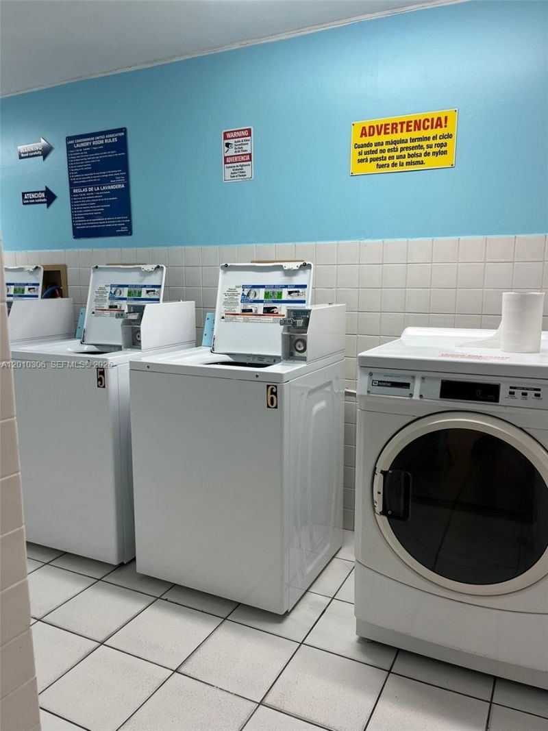 2735 W 52nd St , Unit 502, Hialeah, FL 33016 Photo