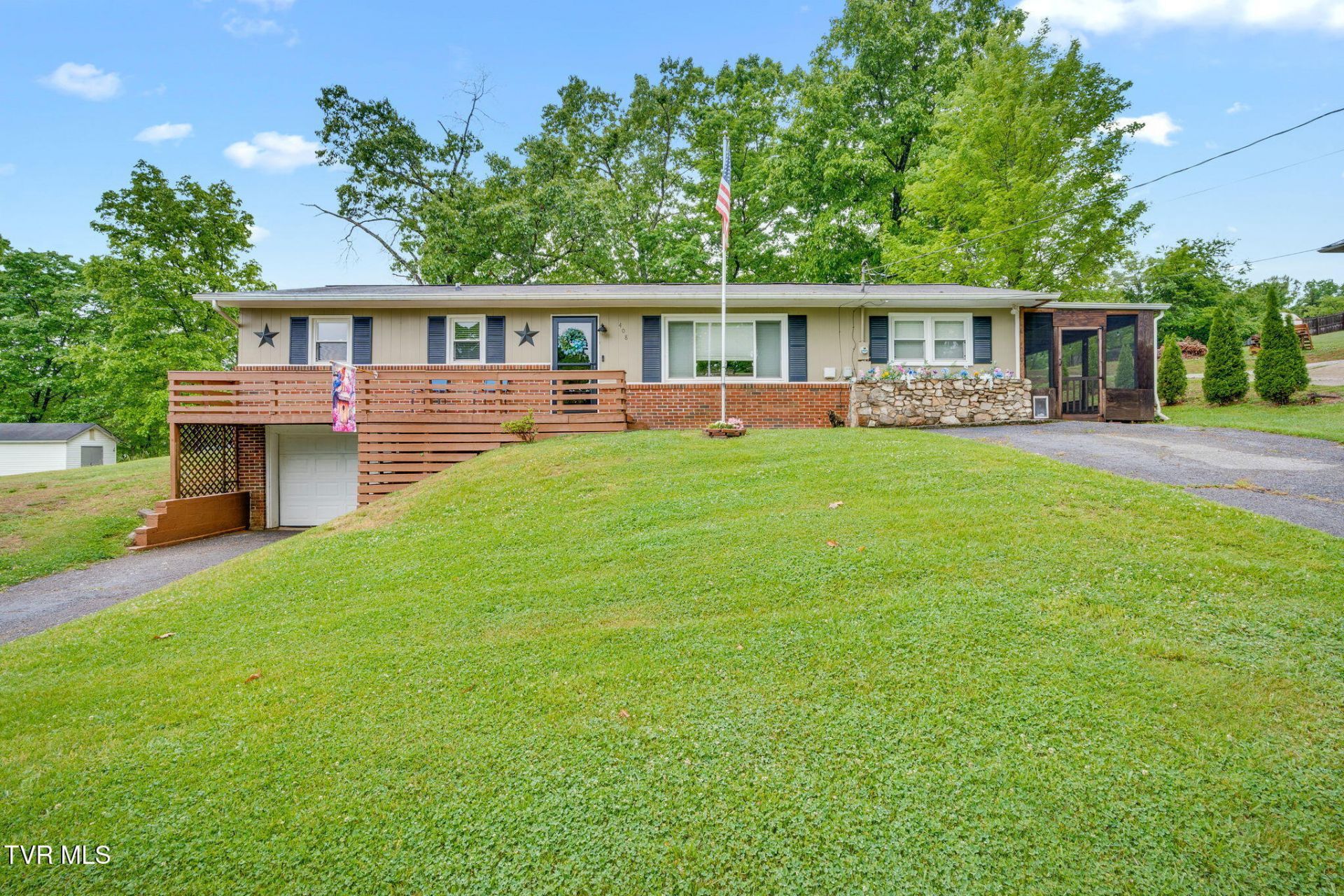 408 Rainbow Circle, Kingsport, TN 37660 Main Photo