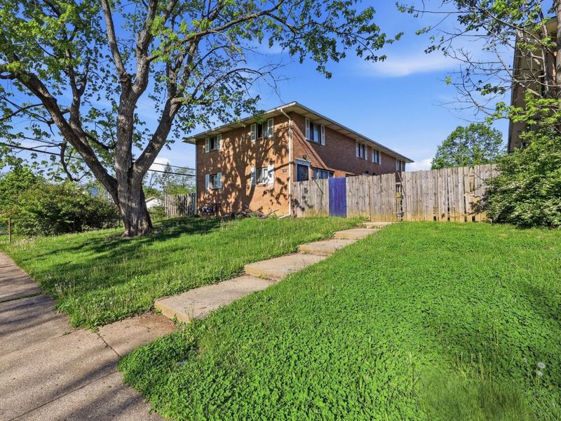 1759 Lonsdale Road, Unit B, Columbus, OH 43232 Photo 17