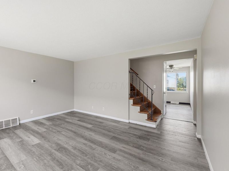 1759 Lonsdale Road, Unit B, Columbus, OH 43232 Photo 3