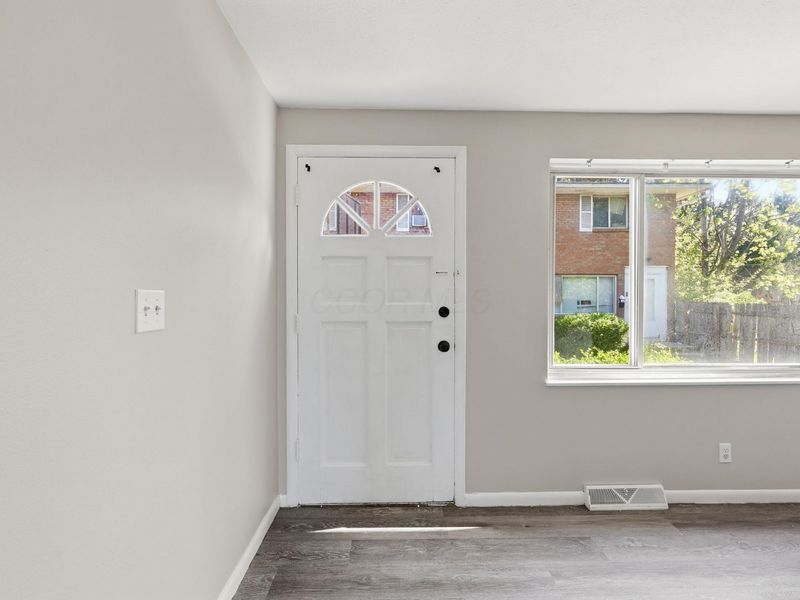 1759 Lonsdale Road, Unit B, Columbus, OH 43232 Photo 5