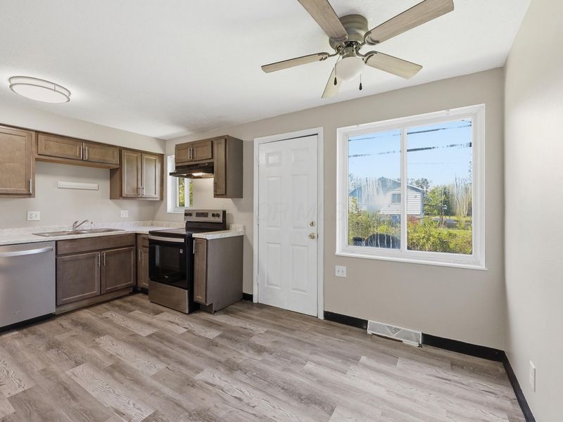 1759 Lonsdale Road, Unit B, Columbus, OH 43232 Photo 6