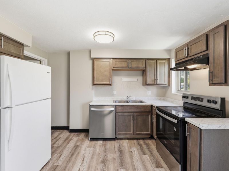 1759 Lonsdale Road, Unit B, Columbus, OH 43232 Photo 7