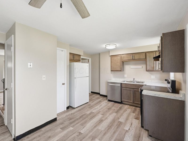 1759 Lonsdale Road, Unit B, Columbus, OH 43232 Photo 8