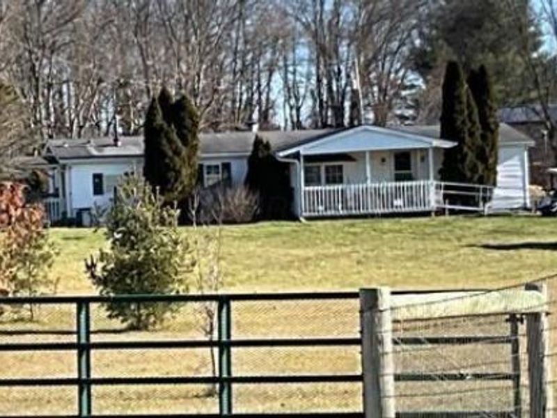 13768 Douglas Lane Lane, Centerburg, OH 43011 Photo 1