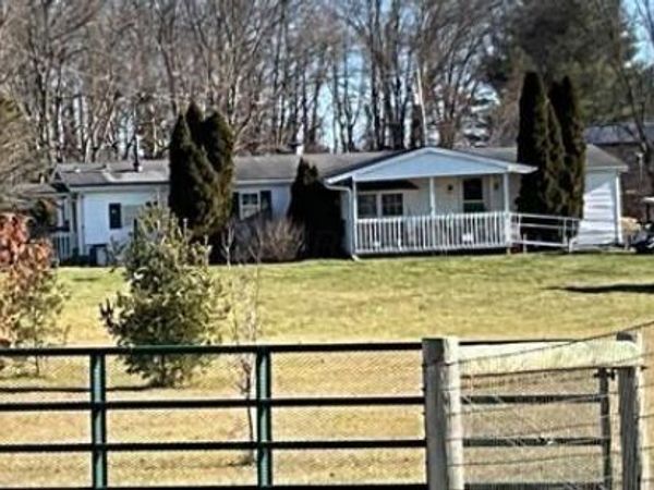 13768 Douglas Lane Lane , Centerburg, OH 43011