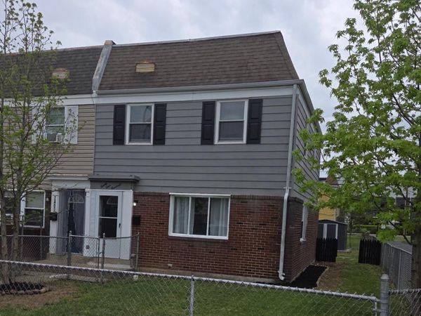 2400 AIRACOBRA STREET, LEVITTOWN, PA 19057
