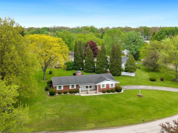 6515 W Hills Road, Fort Wayne, IN 46804