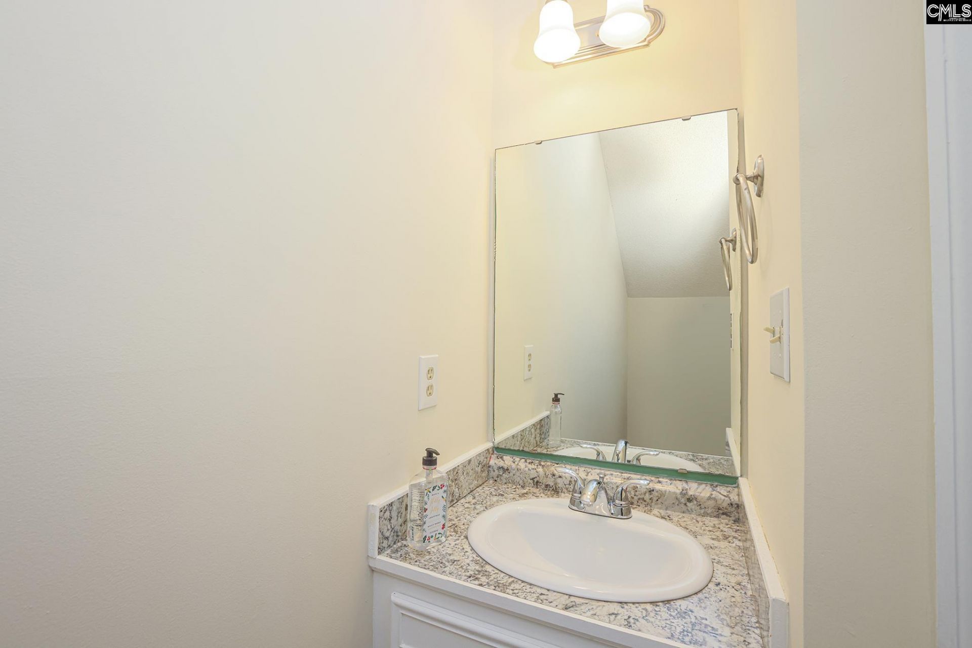 521 Wallace Way Photo 18