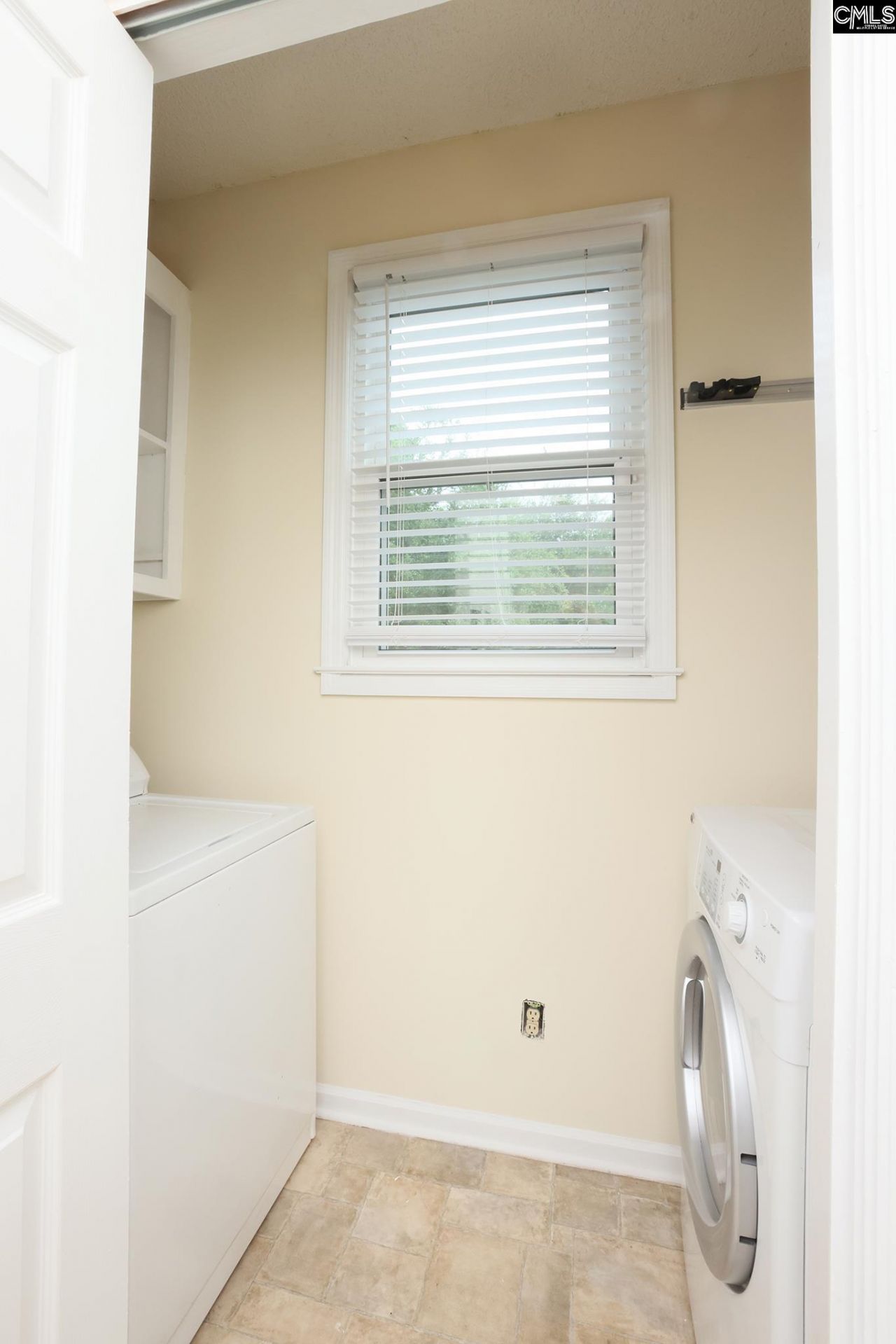 521 Wallace Way Photo 23