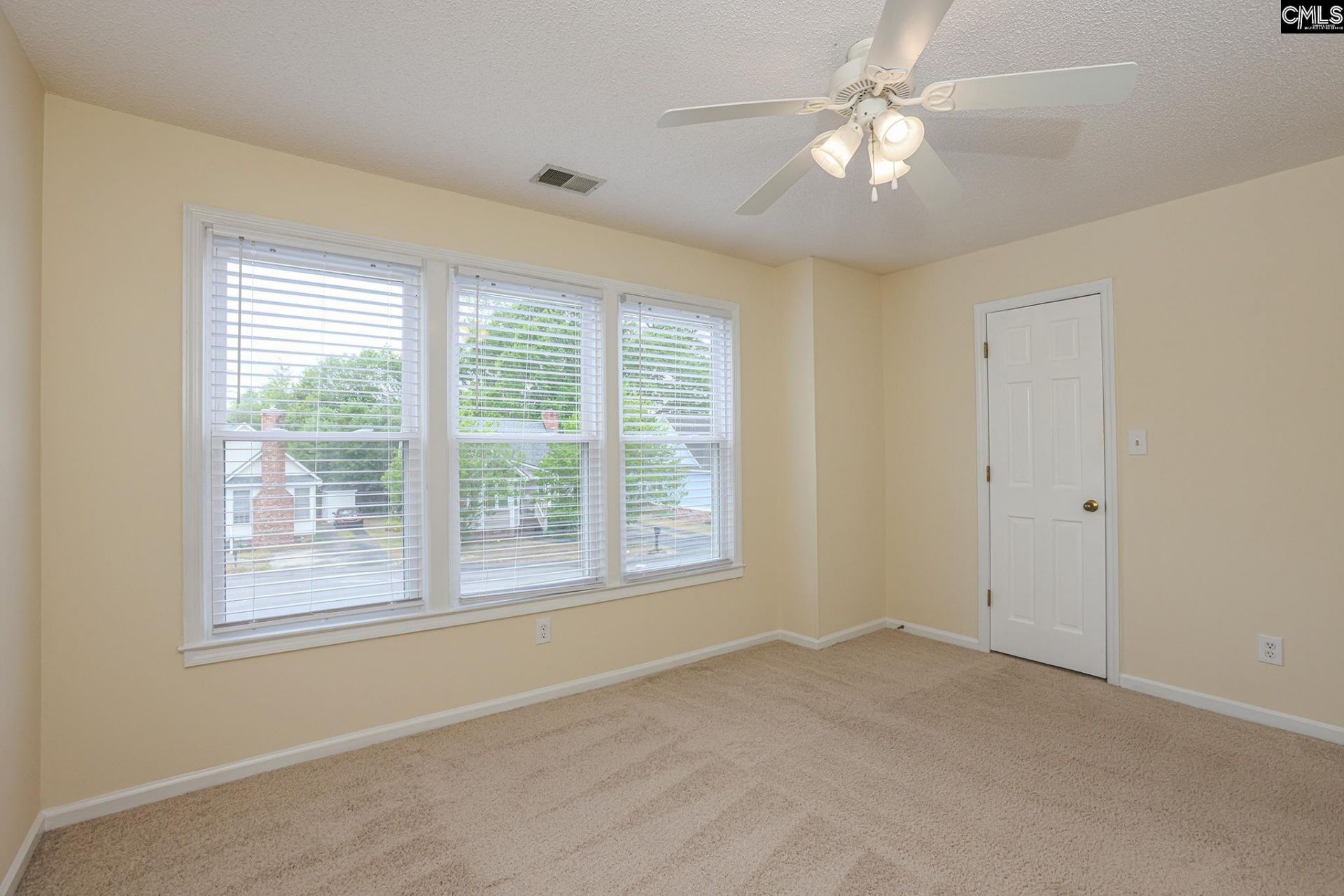 521 Wallace Way Photo 33