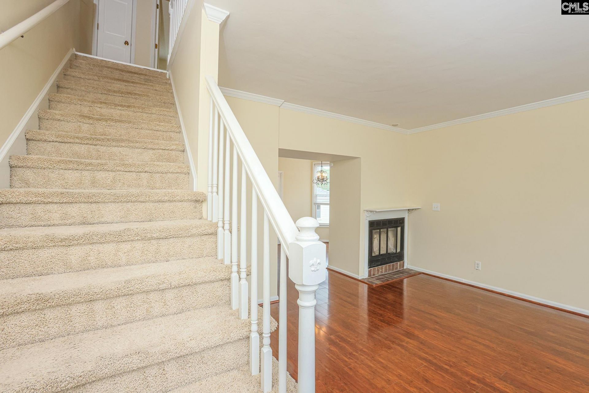 521 Wallace Way Photo 8