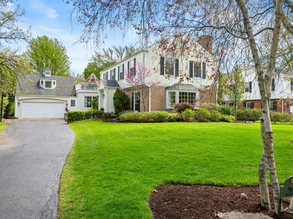 910 Chippewa Lane , Wilmette, IL 60091