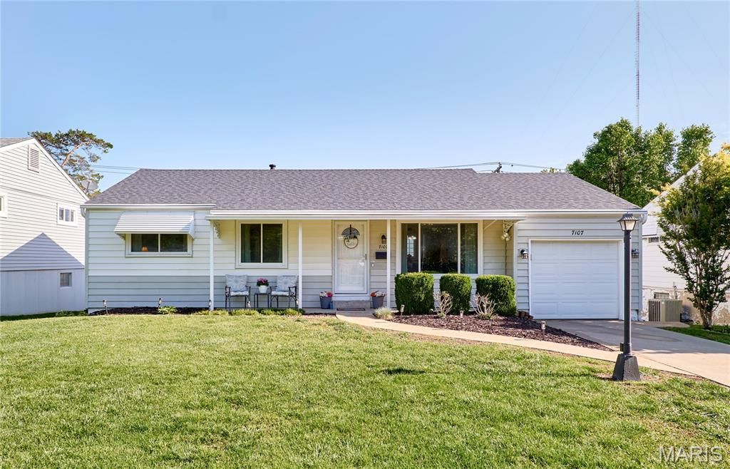 7107 General Sherman Lane, Saint Louis, MO 63123 Main Photo