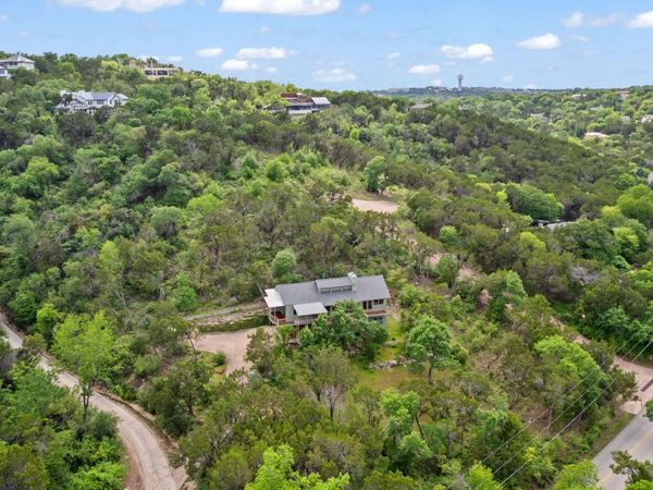 701 Yaupon Valley RD, West Lake Hills, TX 78746