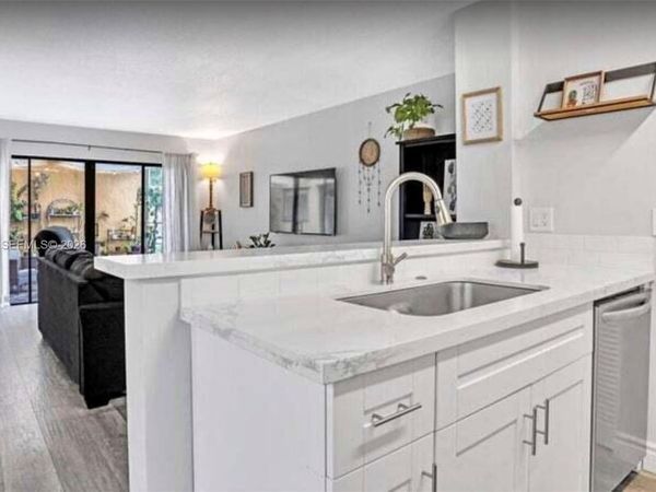 8033 NW 71st Ct, Unit 8033, Tamarac, FL 33321