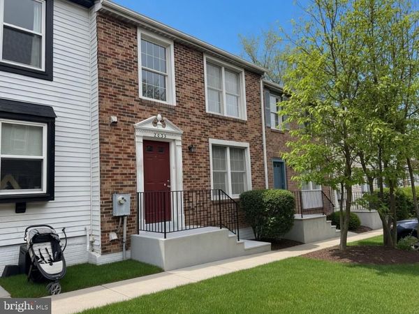 2033 N GLEBE ROAD , ARLINGTON, VA 22207