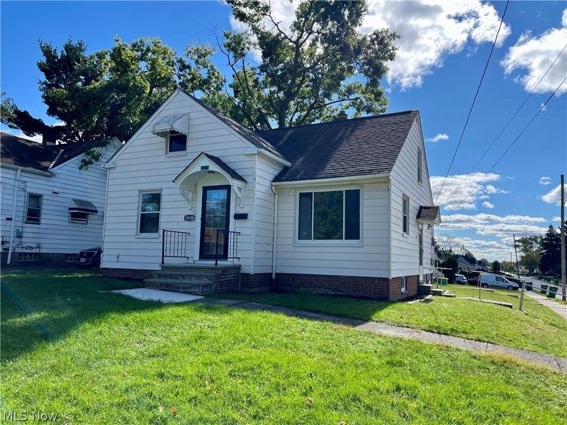 18108 Mccracken Road, Maple Heights, OH 44137 Photo 2