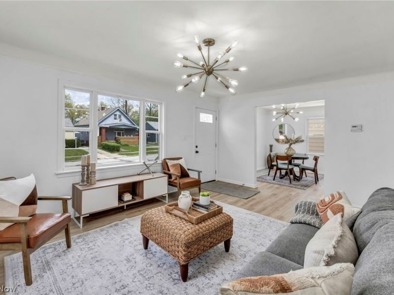 16306 Clearview Avenue, Cleveland, OH 44128 Photo 2