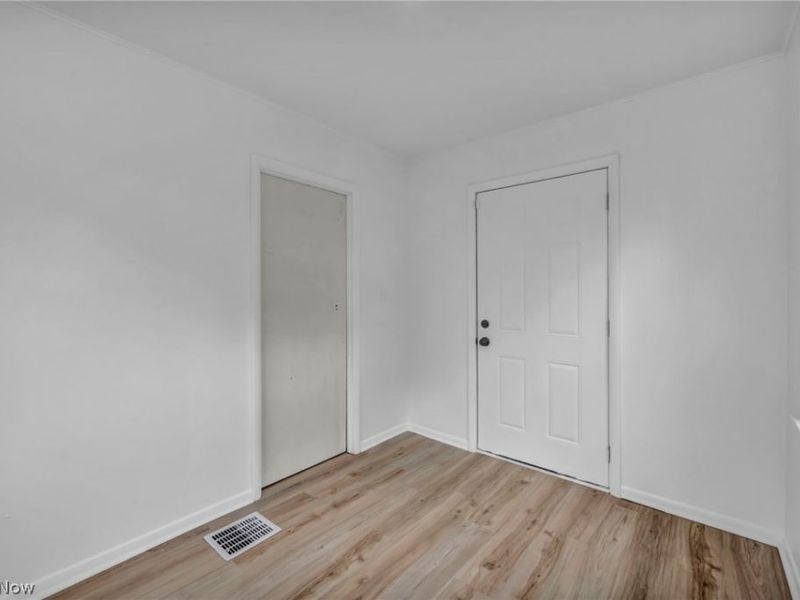 16306 Clearview Avenue, Cleveland, OH 44128 Photo 21