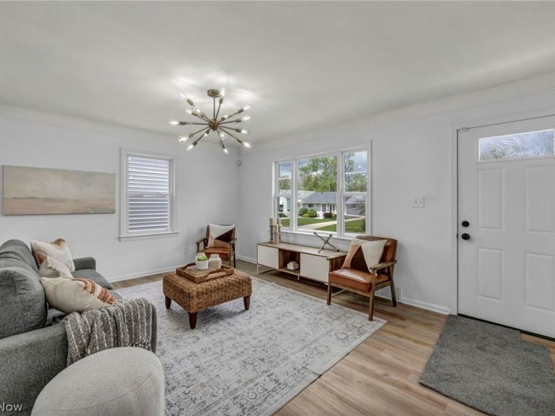 16306 Clearview Avenue, Cleveland, OH 44128 Photo 4