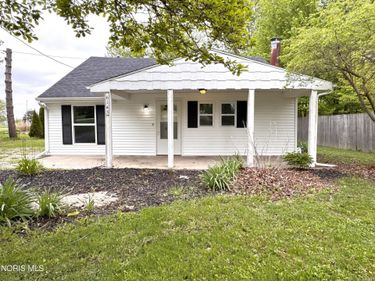 6143 Seaman Road, Oregon, OH 43616