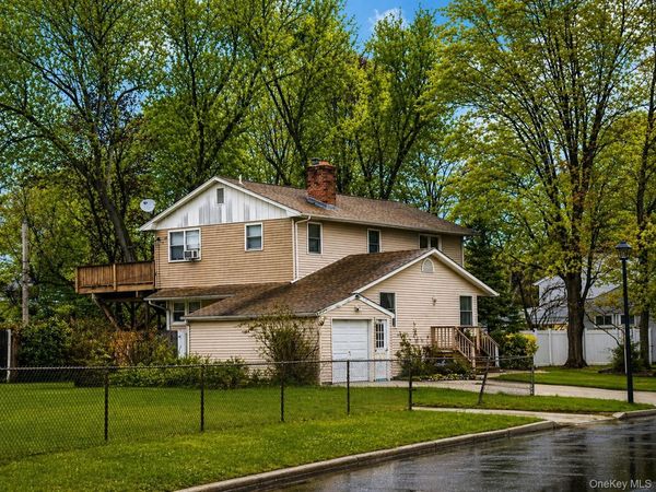 76 Jay Road, Centereach, NY 11720