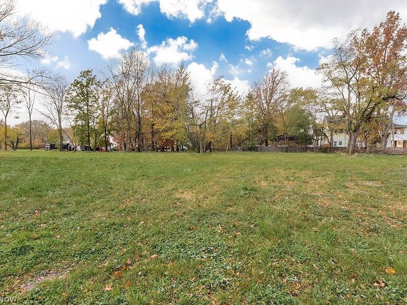 17913 Euclid Avenue, East Cleveland, OH 44112 Photo 2