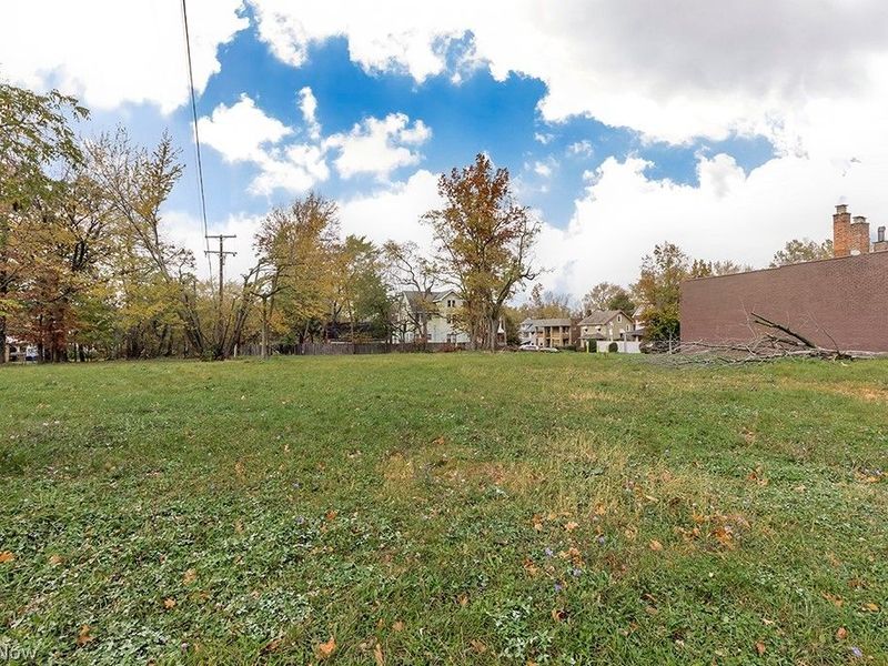 17913 Euclid Avenue, East Cleveland, OH 44112 Photo 3