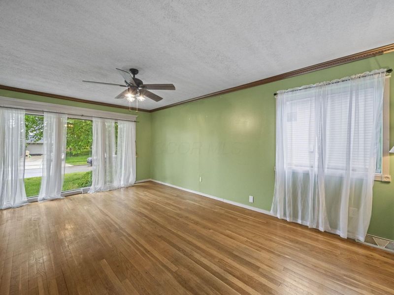 300 Dunbarton Road, Columbus, OH 43230 Photo 12