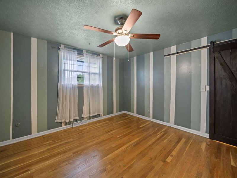 300 Dunbarton Road, Columbus, OH 43230 Photo 17