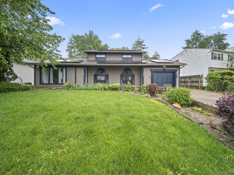 300 Dunbarton Road, Columbus, OH 43230 Photo 2