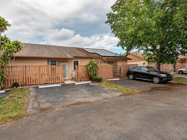 6745 NW 192nd Ln , Hialeah, FL 33015