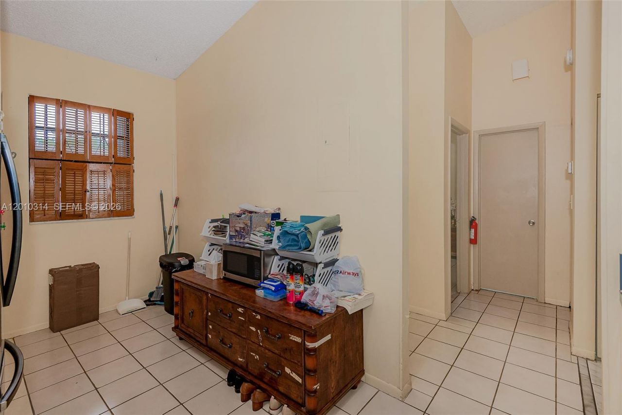 6745 NW 192nd Ln , Hialeah, FL 33015 Photo