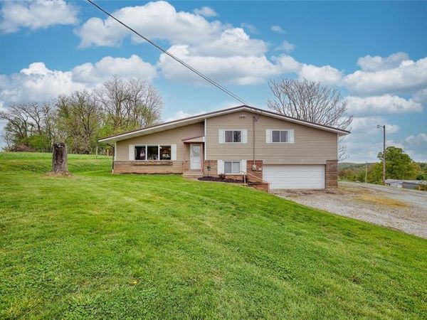 4218 Henderson Avenue, Hickory, PA 15340