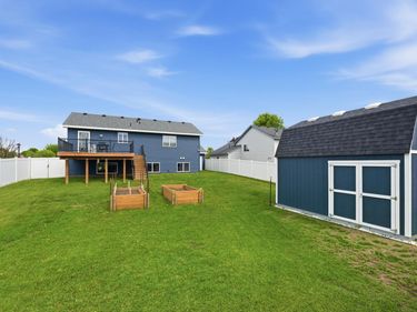 932 S Chestnut Street, Belle Plaine, MN 56011