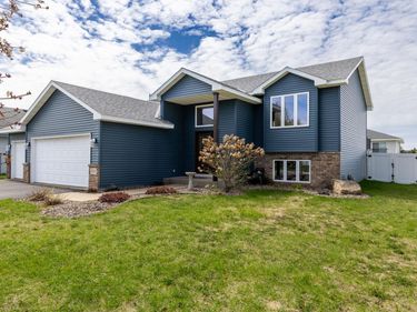 932 S Chestnut Street, Belle Plaine, MN 56011