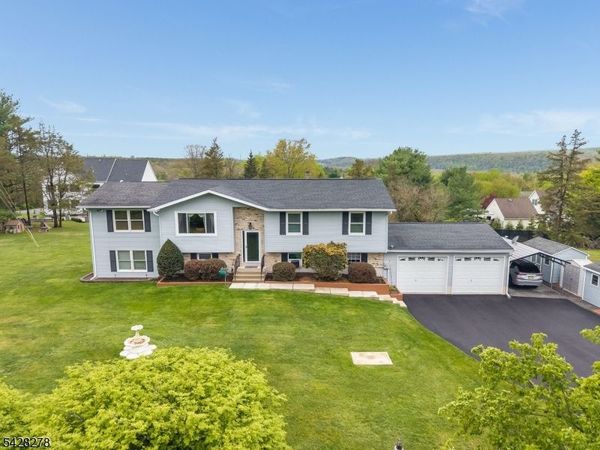 10 Chestnut Ave, Frenchtown, NJ 08825