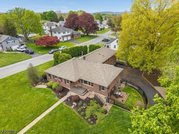 106 Liggett Blvd, Pohatcong, NJ 08865