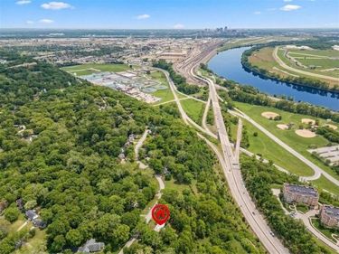 3848 N Briarcliff Road, Kansas City, MO 64116