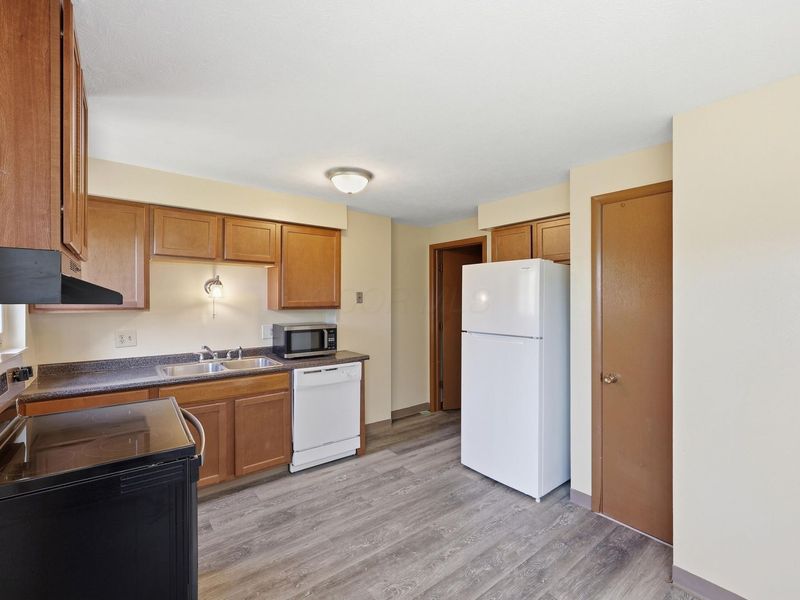 1759 Lonsdale Road, Unit C, Columbus, OH 43232 Photo 8