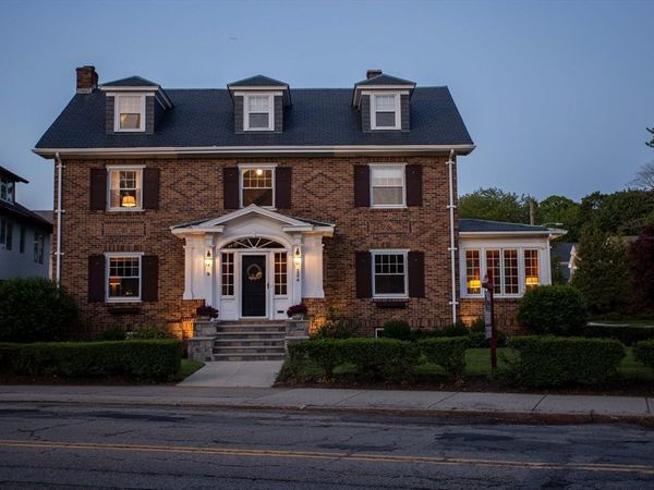 284 Main St, Wakefield, MA 01880